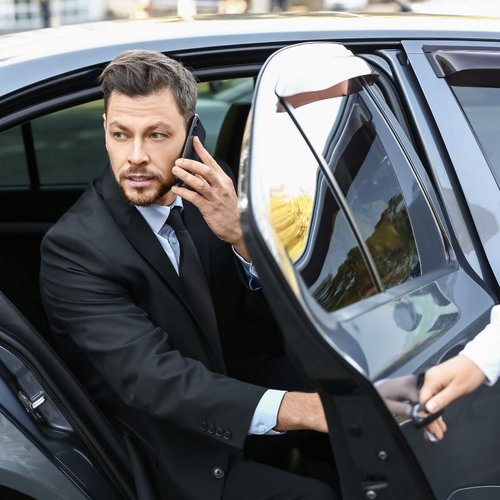 Chauffeur Service in Chicago, Luxury Car Services & Rates
